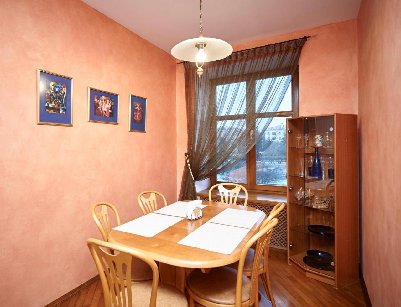 So Fashionable Apartment In The Heart Of مينسك المظهر الخارجي الصورة