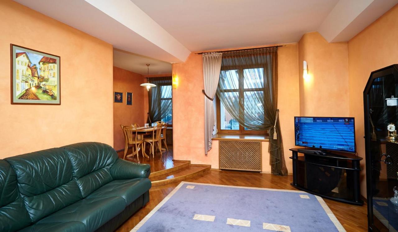 So Fashionable Apartment In The Heart Of مينسك المظهر الخارجي الصورة
