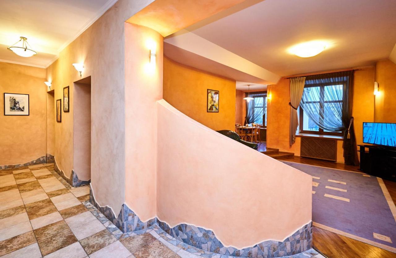 So Fashionable Apartment In The Heart Of مينسك المظهر الخارجي الصورة